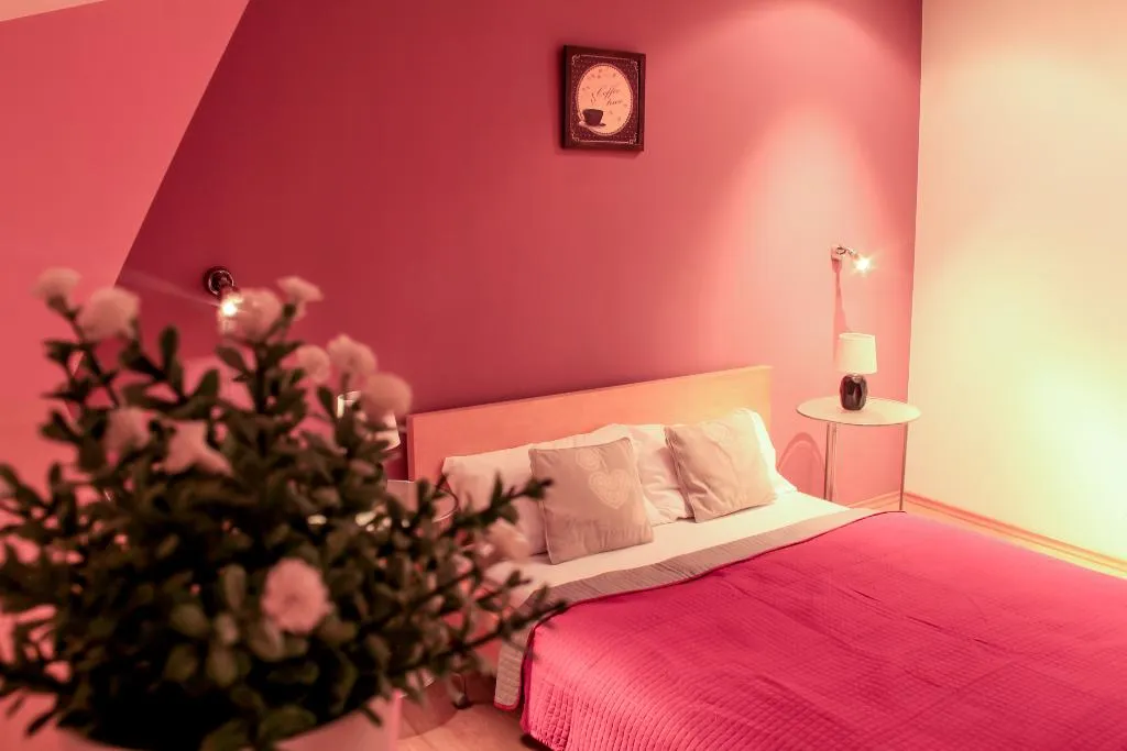 APARTMENT CAPACITY 8 THREE BEDROOMS Room, Old Town Apartments Slawkowska, Krakow