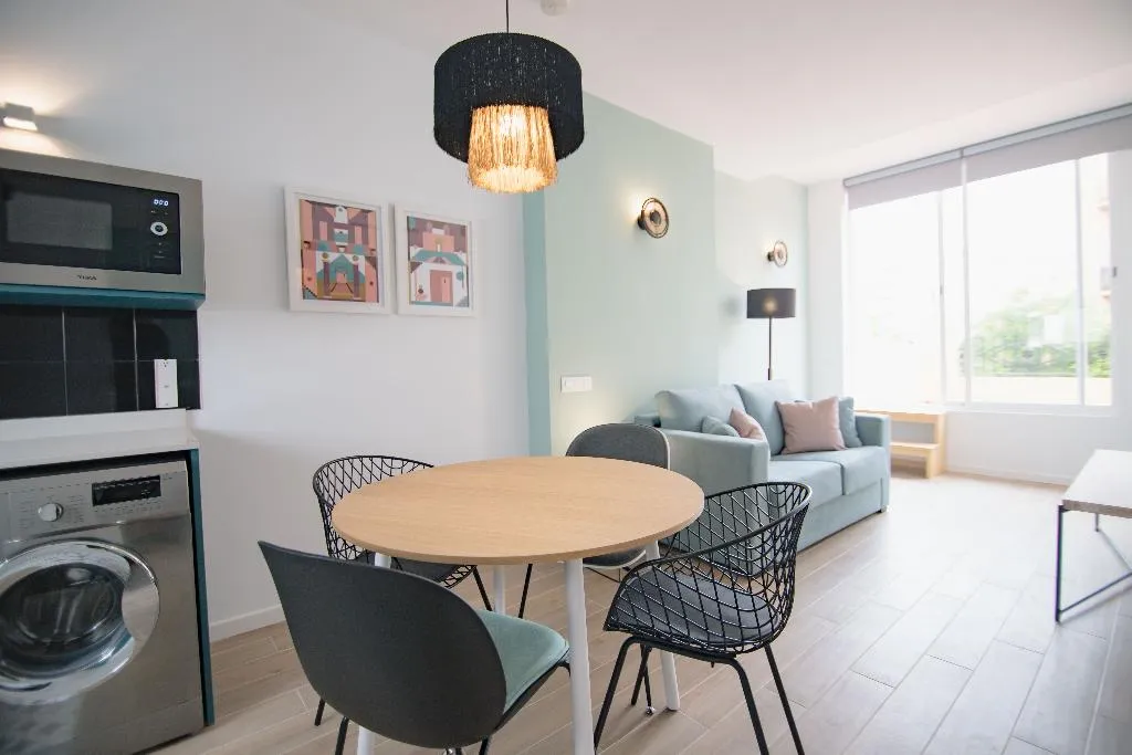 APARTMENT ONE BEDROOM WITH TERRACE Room, Libere Valencia Abastos, Valencia