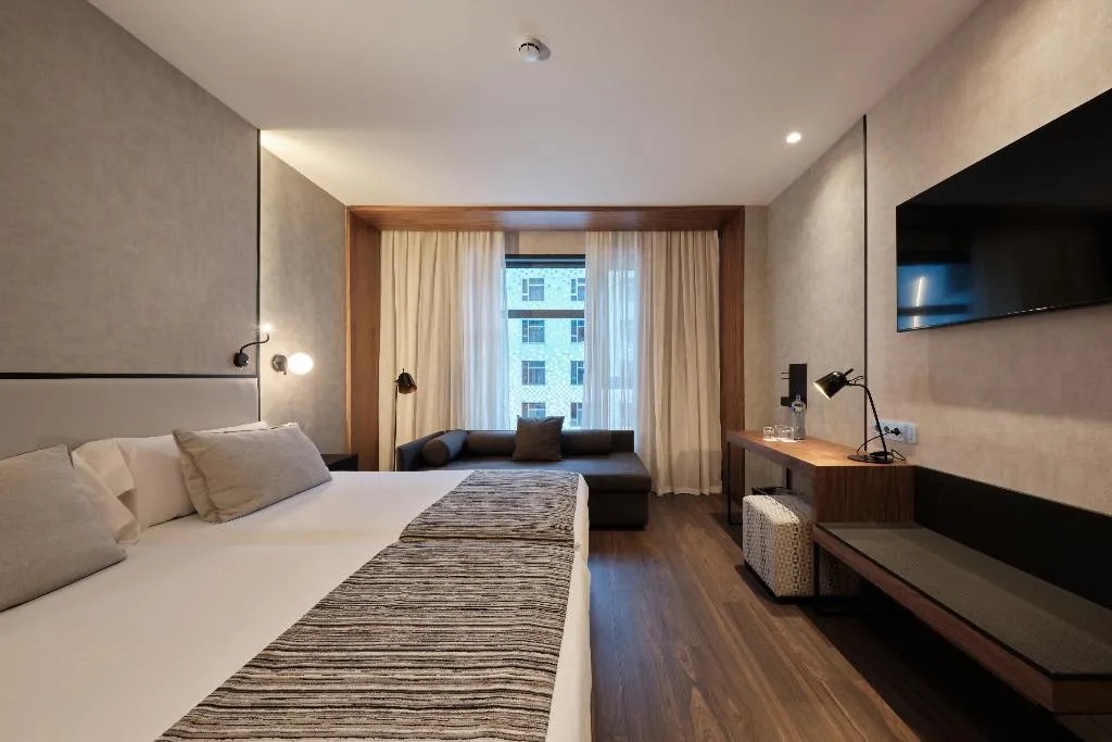 TRIPLE STANDARD Room, Catalonia Barcelona Plaza, Barcelona