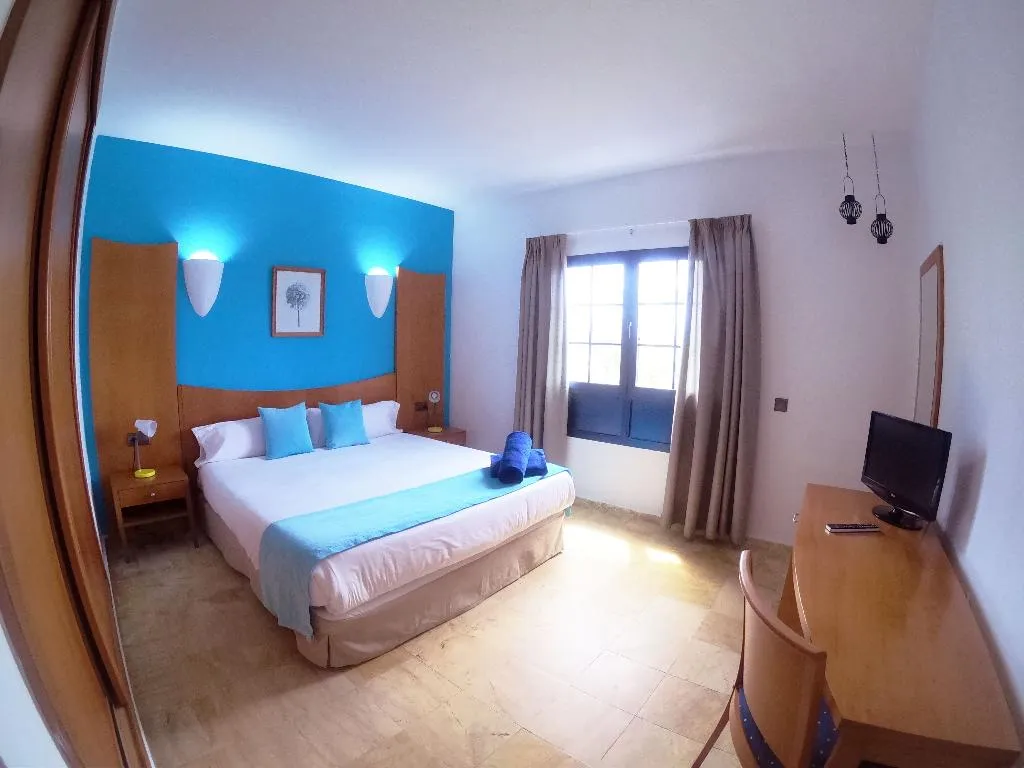 VILLA CAPACITY 2 TWO BEDROOMS Room, Vik  Coral Beach, Lanzarote