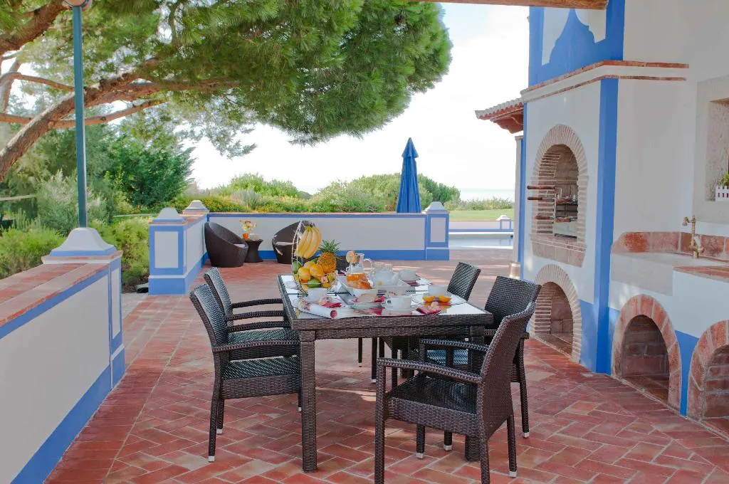 VILLA SIX BEDROOMS THREE BATHROOMS Room, Shantivillas, Algarve