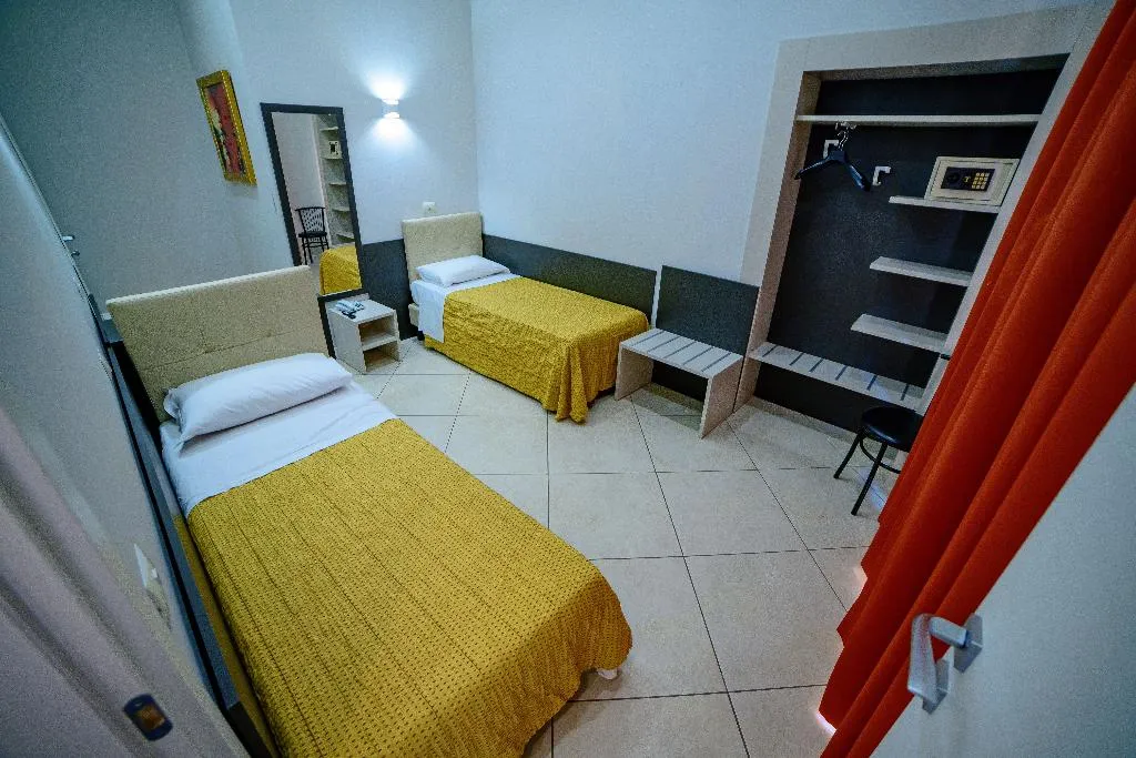 TWIN BASIC Room, Hotel Demó, Milan