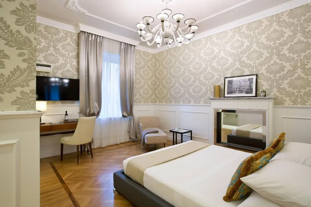 Room, Luxury Duomo Rooms, Milan