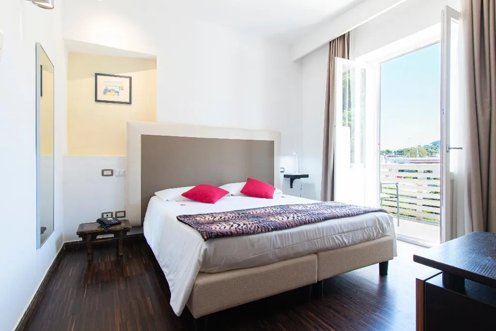 DOUBLE SUPERIOR Room, Marina 10 Boutique & Design Hotel, Naples