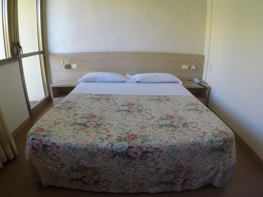Room, Hotel Nyers, Perugia