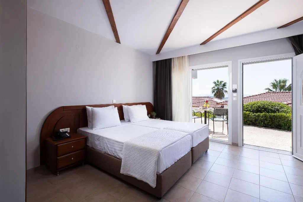 FAMILY ROOM GARDEN VIEW Room, Alexandros Palace Hotel & Suites, Halkidiki