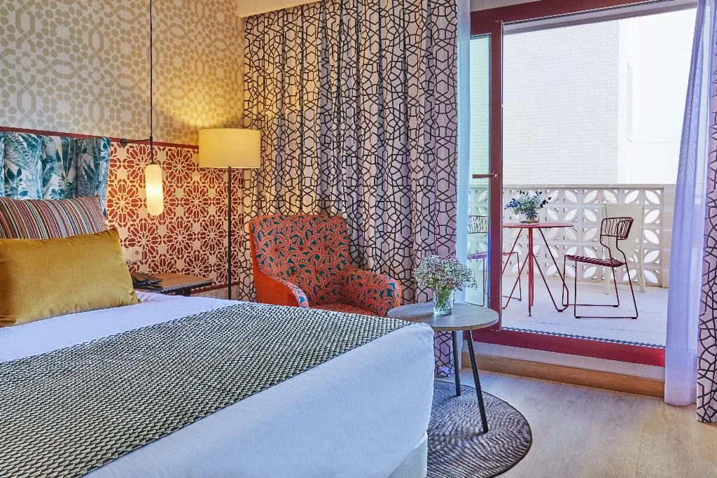 DOUBLE SINGLE USE SUPERIOR WITH TERRACE Room, Hesperia Sevilla, Seville