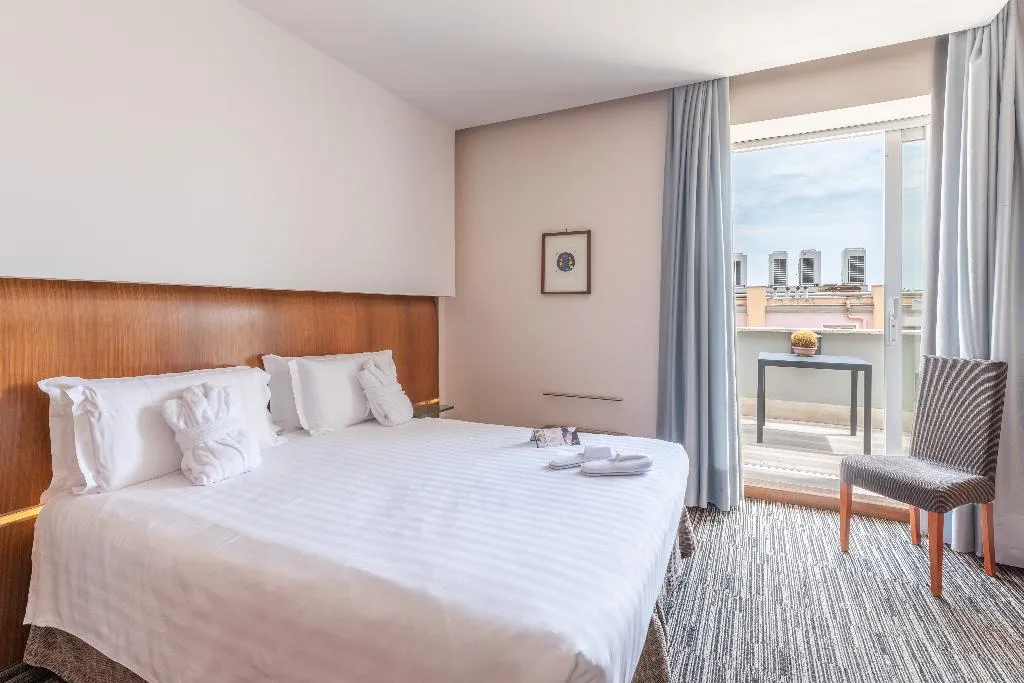 DOUBLE SUPERIOR KING BED Room, Best Western Plus Hotel Universo, Rome