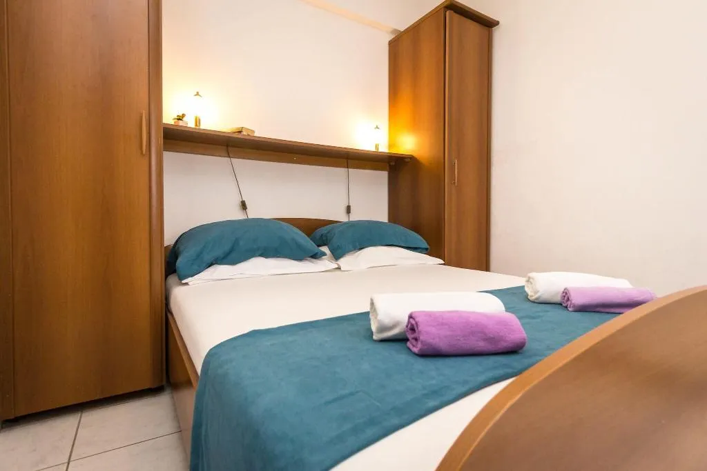 TRIPLE WITH KITCHENETTE Room, Palac, Split