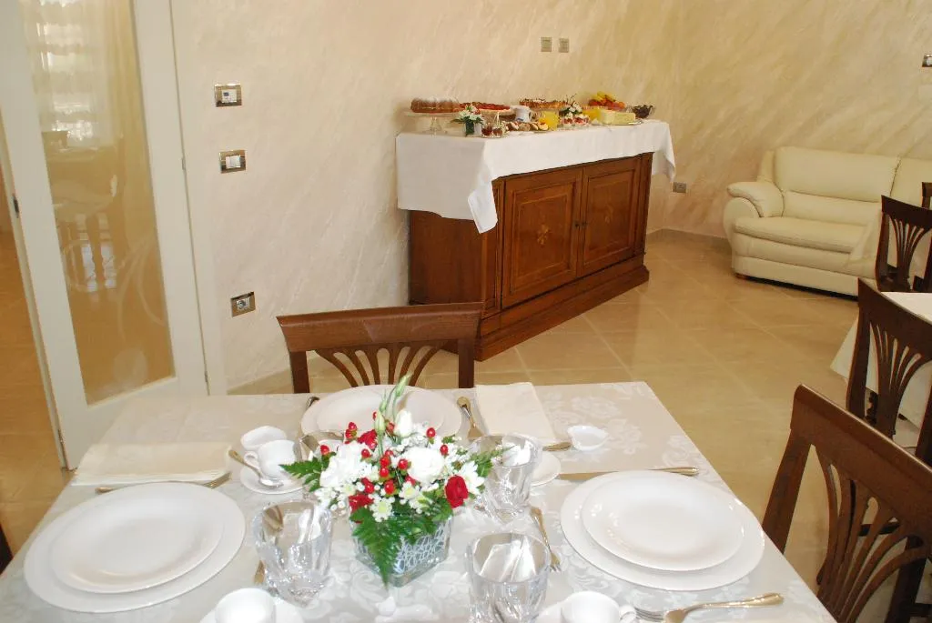 Restaurant, Daphnae House, Catania