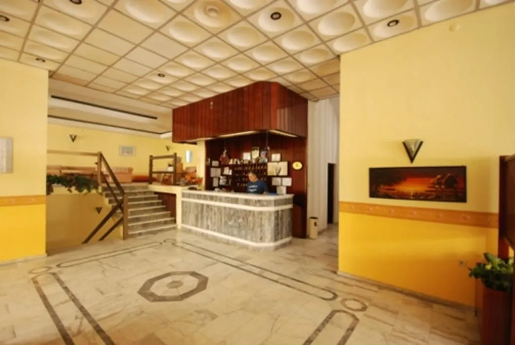 Lobby, Dias, Izmir