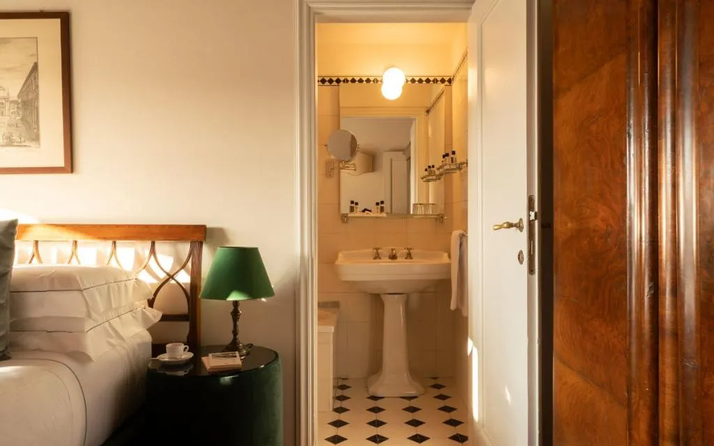 DOUBLE ECONOMY Room, Loggiato Dei Serviti, Florence