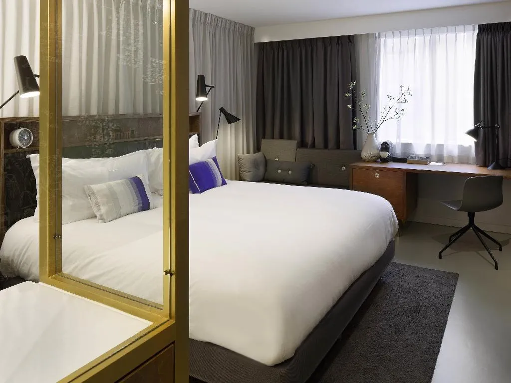 DOUBLE SUPERIOR KING BED Room, Ink Hotel Amsterdam - MGallery Collection, Amsterdam