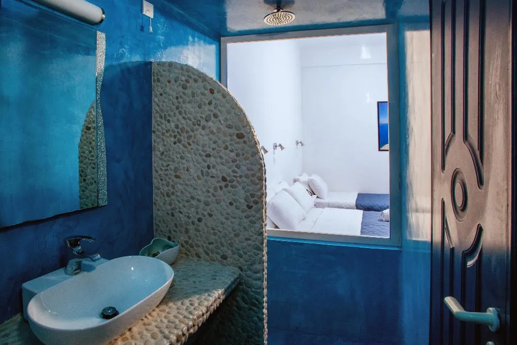TRIPLE PARK VIEW Room, Roula Villa, Santorini