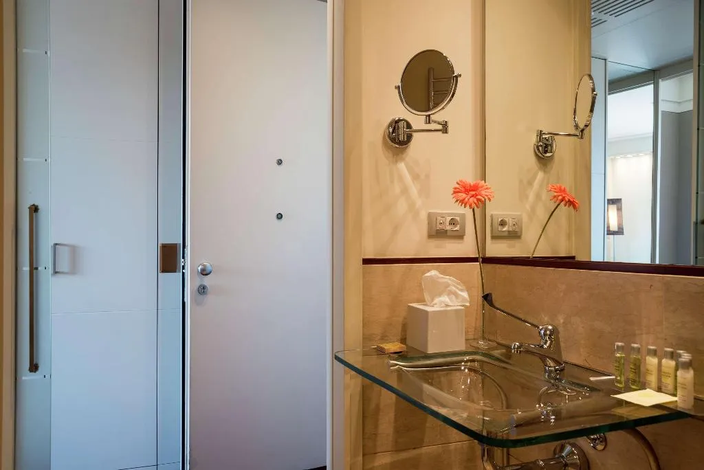 DOUBLE EXECUTIVE KING BED Room, DoubleTree by Hilton Florence Metropole, Florence