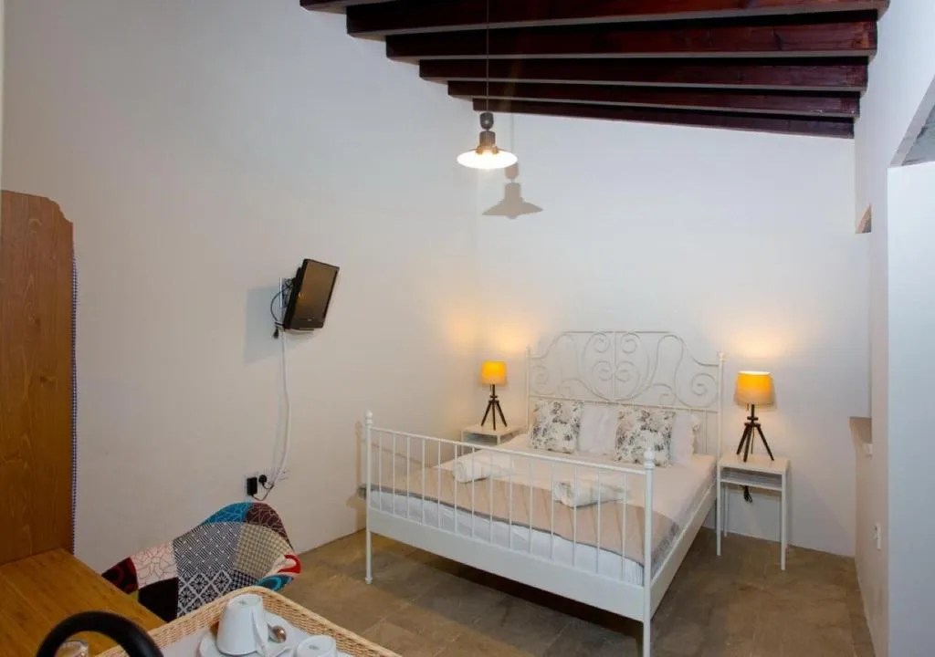 Room, Shongas Inn, Cyprus