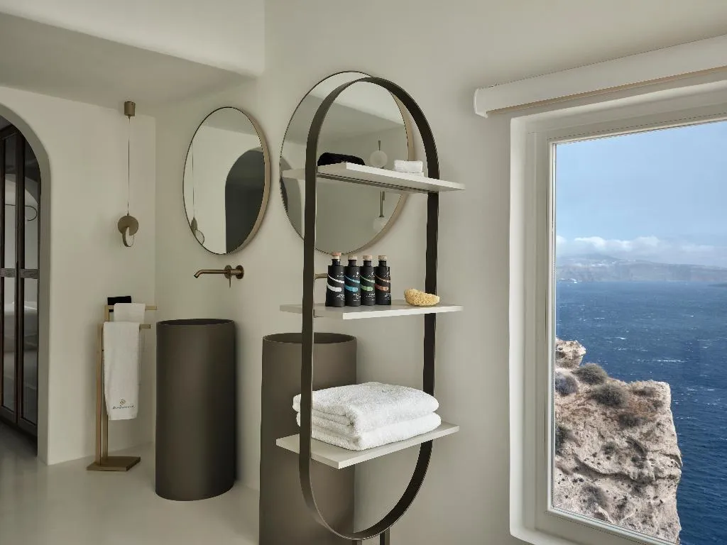SUITE CAPACITY 2 Room, Andronis Boutique, Santorini