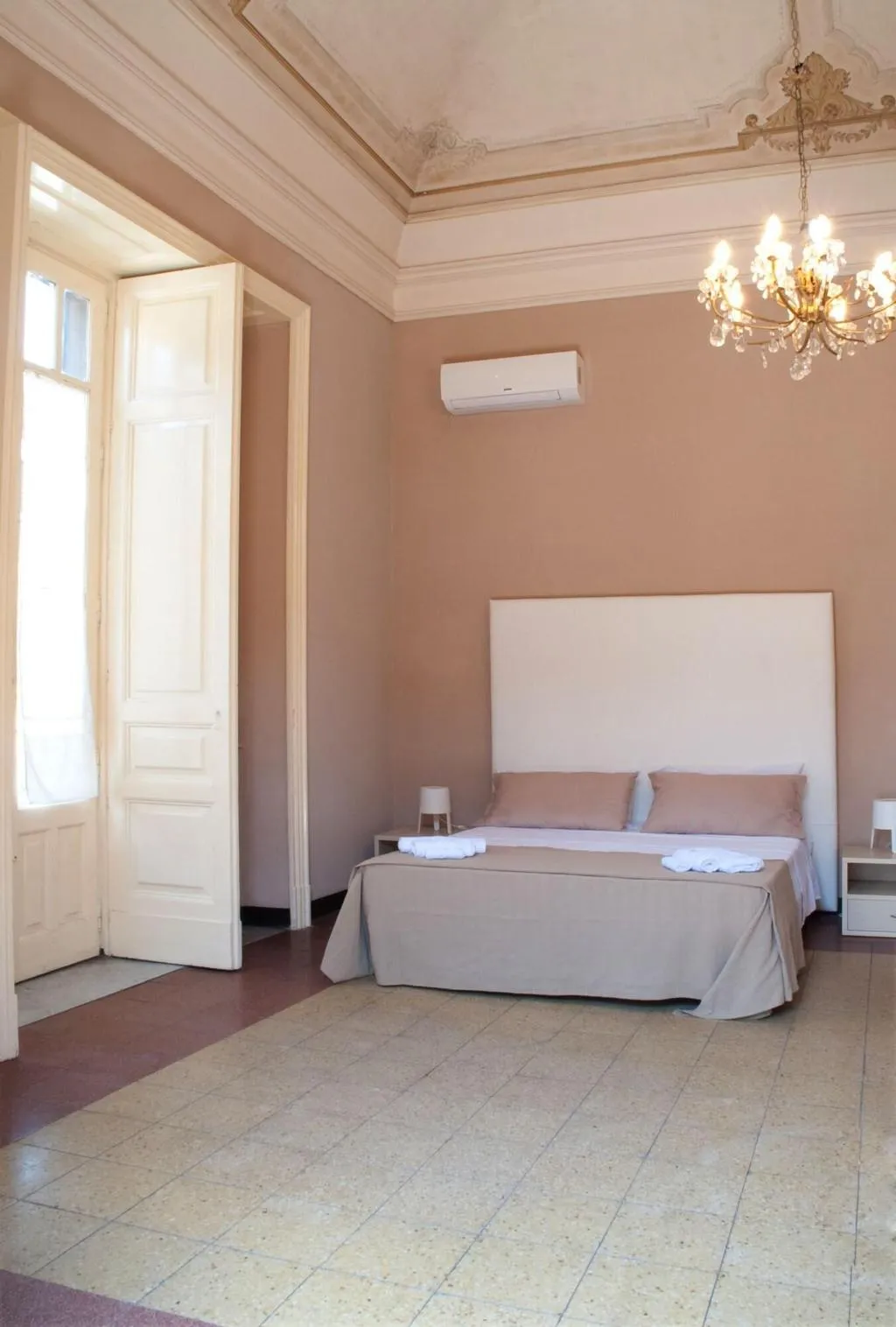 Room, La Casa Di Isabella, Catania