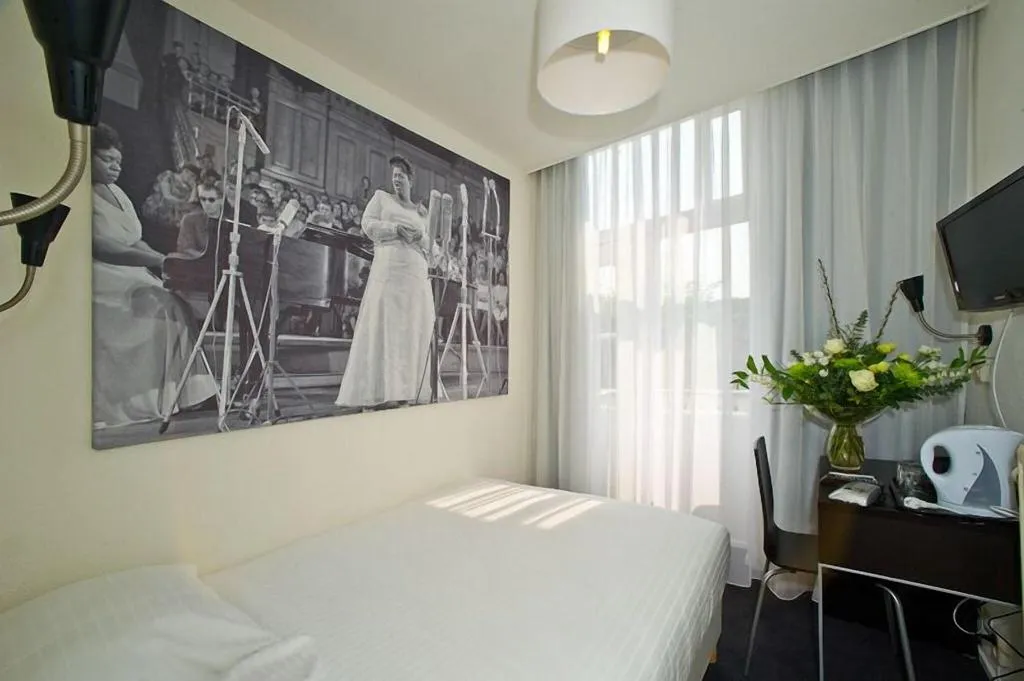 DOUBLE STANDARD Room, The Concert Hotel, Amsterdam