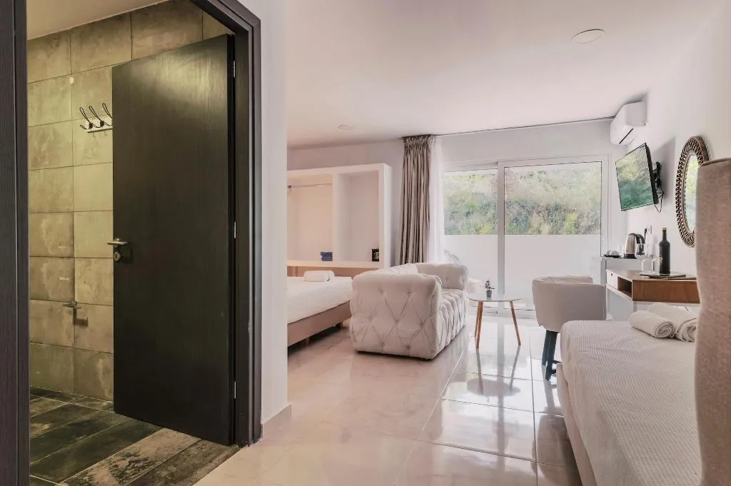 Room, Bamboo Suites, Rhodes
