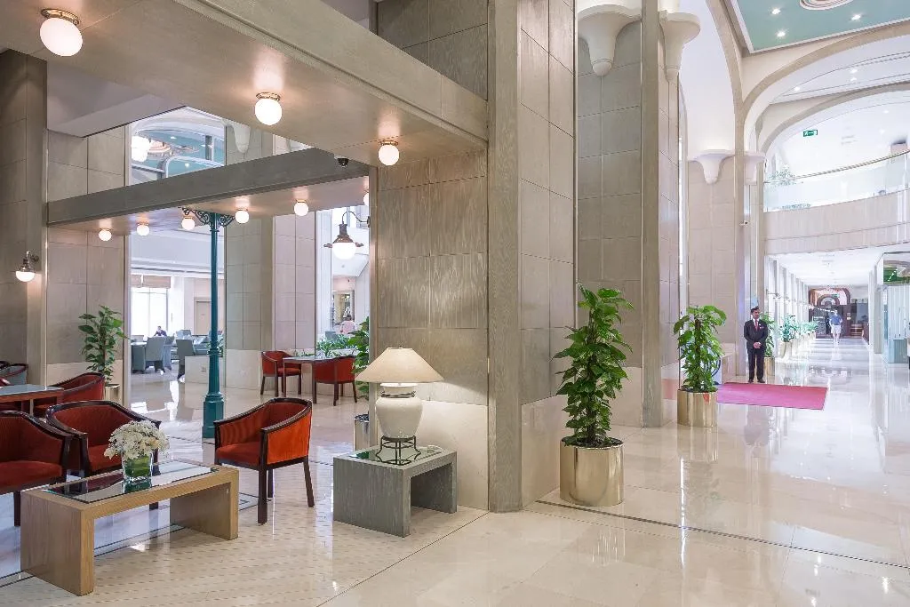 Lobby, Millennium Plaza Downtown Suites exCrowne Plaza Ap, Dubai