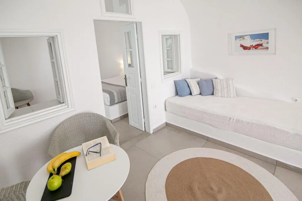 Room, Vogue Suites, Santorini