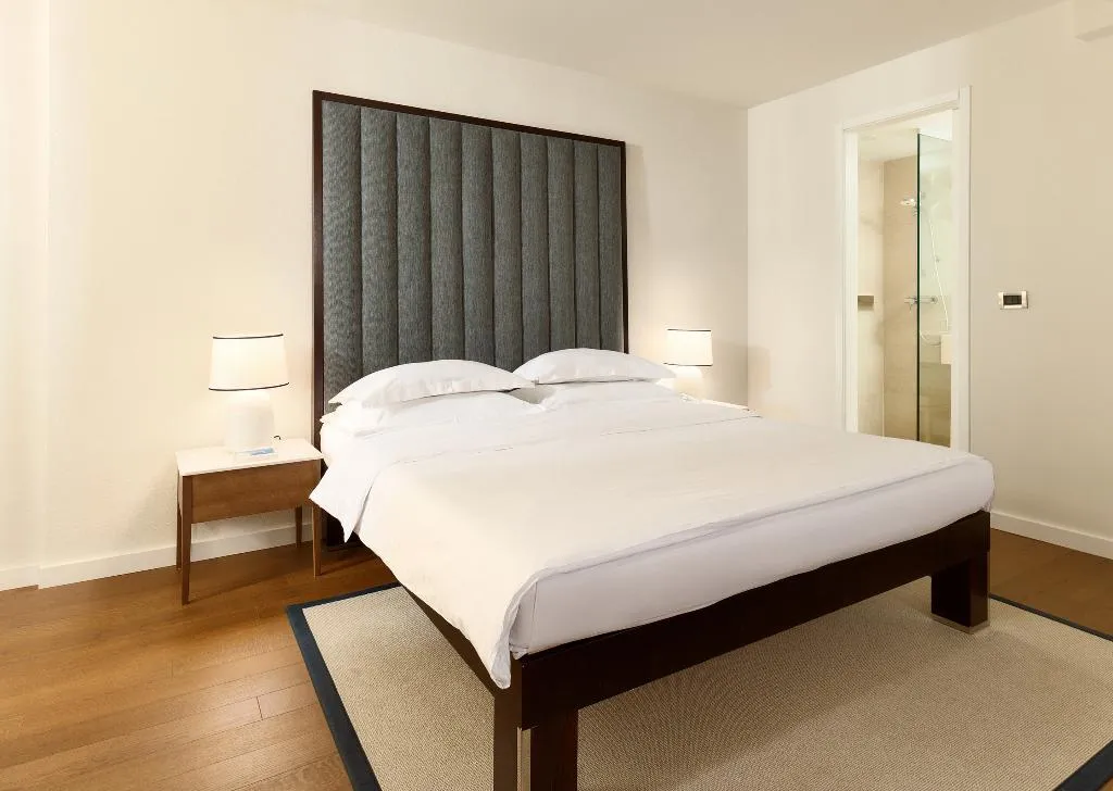 DOUBLE CLASSIC WITH BALCONY Room, Amfora Hvar Grand Beach Resort, Split