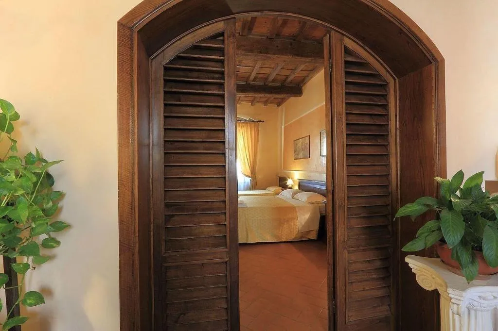 Room, Katti House, Florence