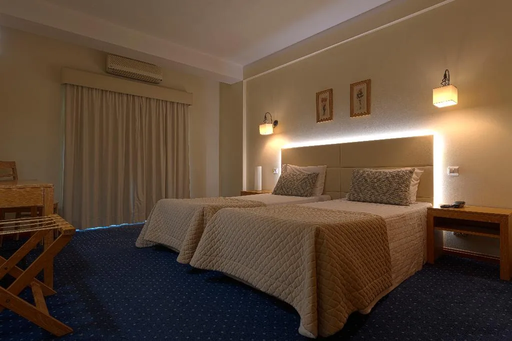 Room, Anadia Cabecinho, Porto