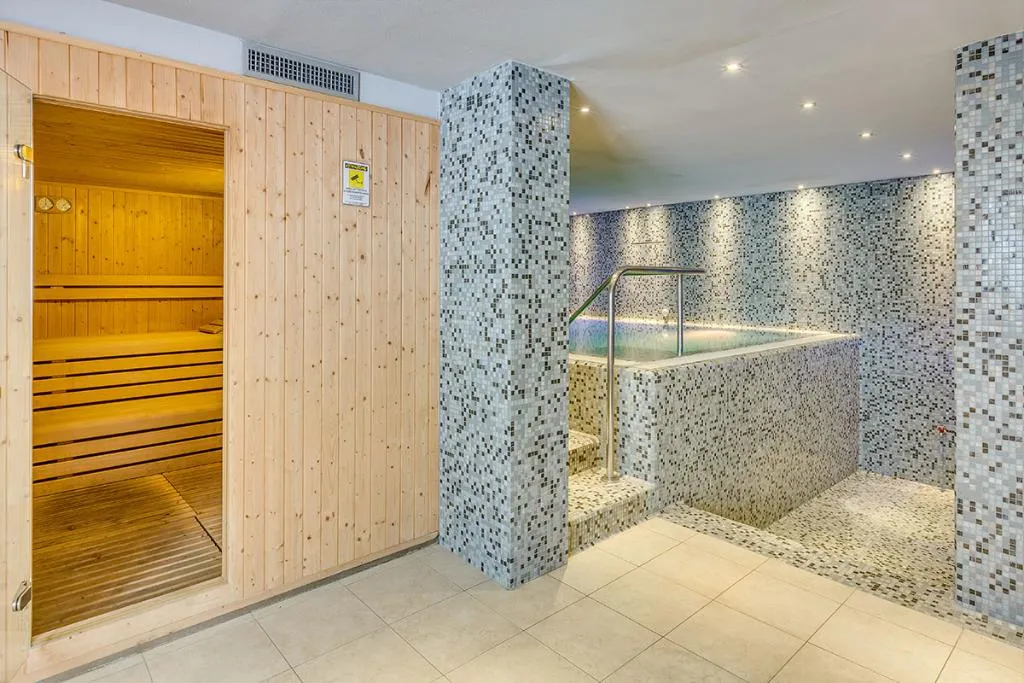 Sports and Entertainment, Hotel Ambassador, Venice