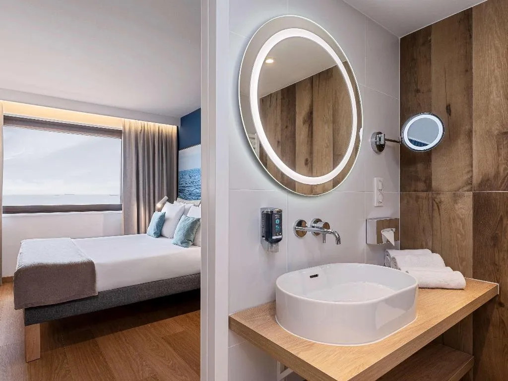 SUITE TWO BEDROOMS Room, Novotel Gdansk Marina, Gdansk