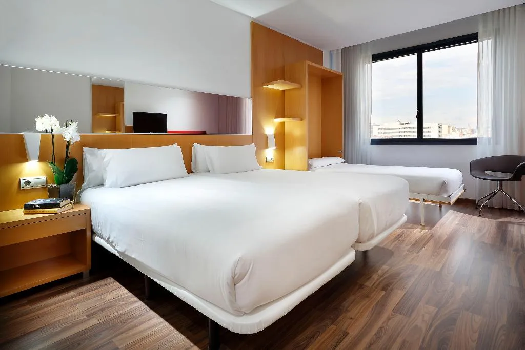 TRIPLE STANDARD Room, SB Icaria Barcelona, Barcelona
