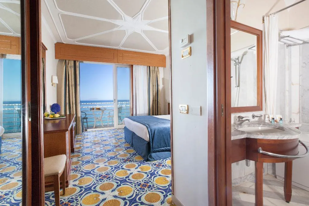 DOUBLE SEA VIEW WITH BALCONY Room, Alimuri Bay Resort, Naples