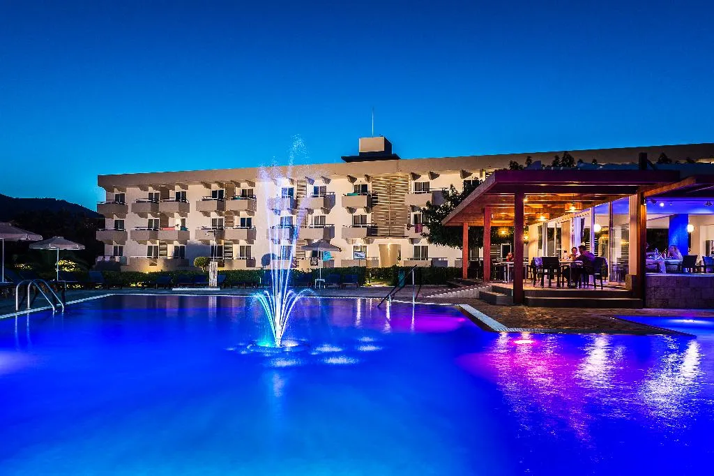 Pool, Zoes, Rhodes