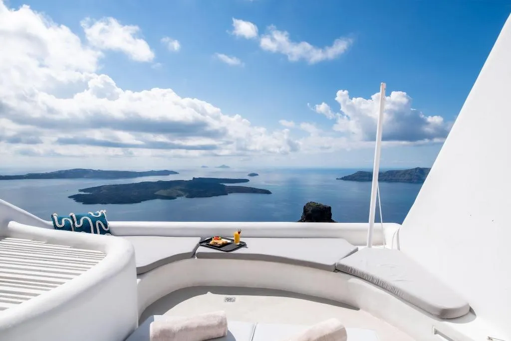 Room, Heavens Edge by Mr and Mrs White, Santorini