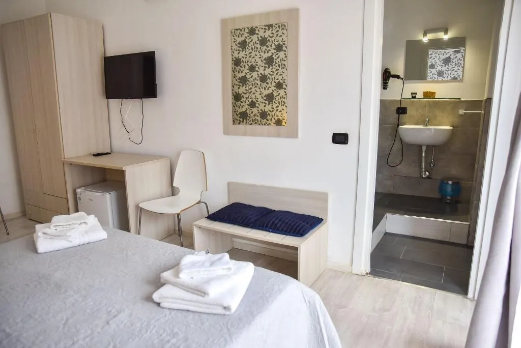 Room, Mirosa Bed And Breakfast, Naples