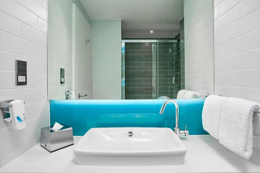Room STANDARD Room, Holiday Inn Express Amsterdam - City Hall, Amsterdam