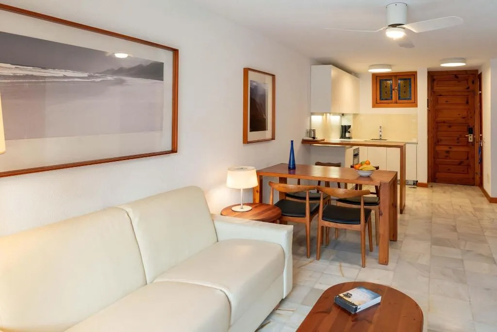 Room, Parque Santiago III y IV, Tenerife