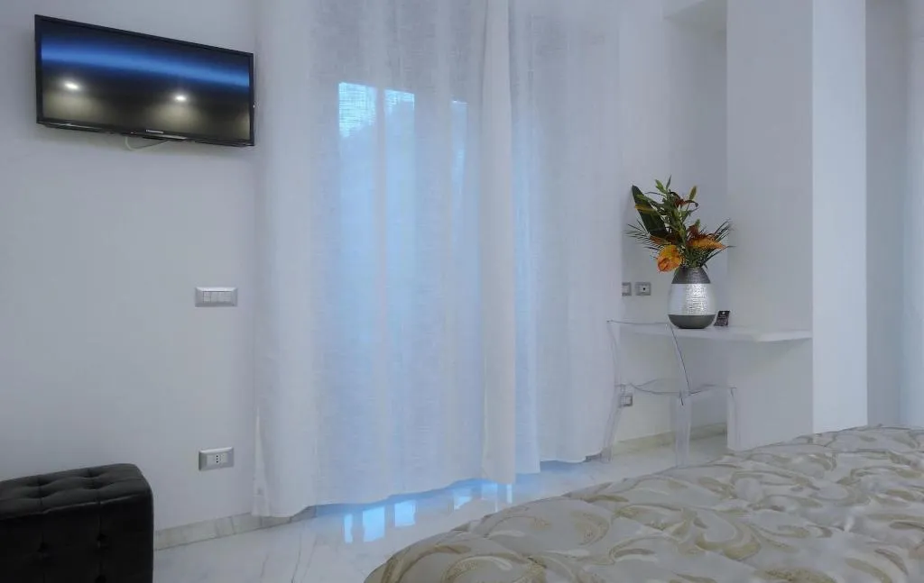 Room, Happy Home 2C, Naples