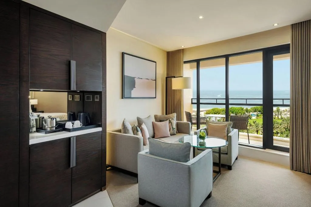 DOUBLE SUPERIOR SEA VIEW Room, Le Royal Meridien Beach Resort and Spa, Dubai
