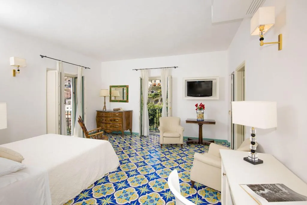 JUNIOR SUITE SEA VIEW KING BED Room, Savoia, Naples