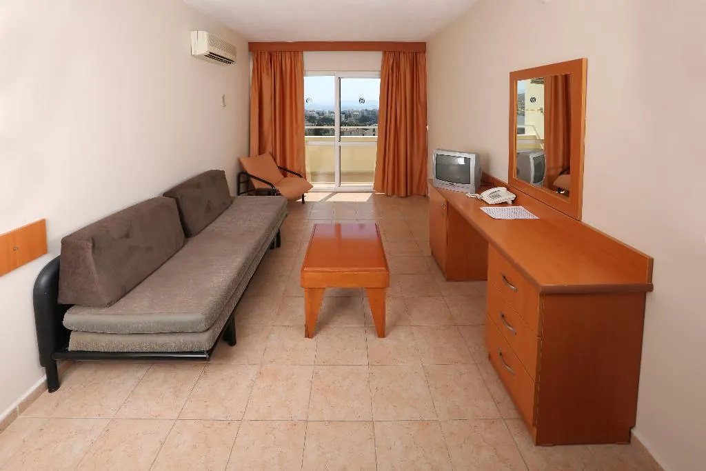 APARTMENT STANDARD Room, Tuntas Family Suites Kusadasi, Izmir