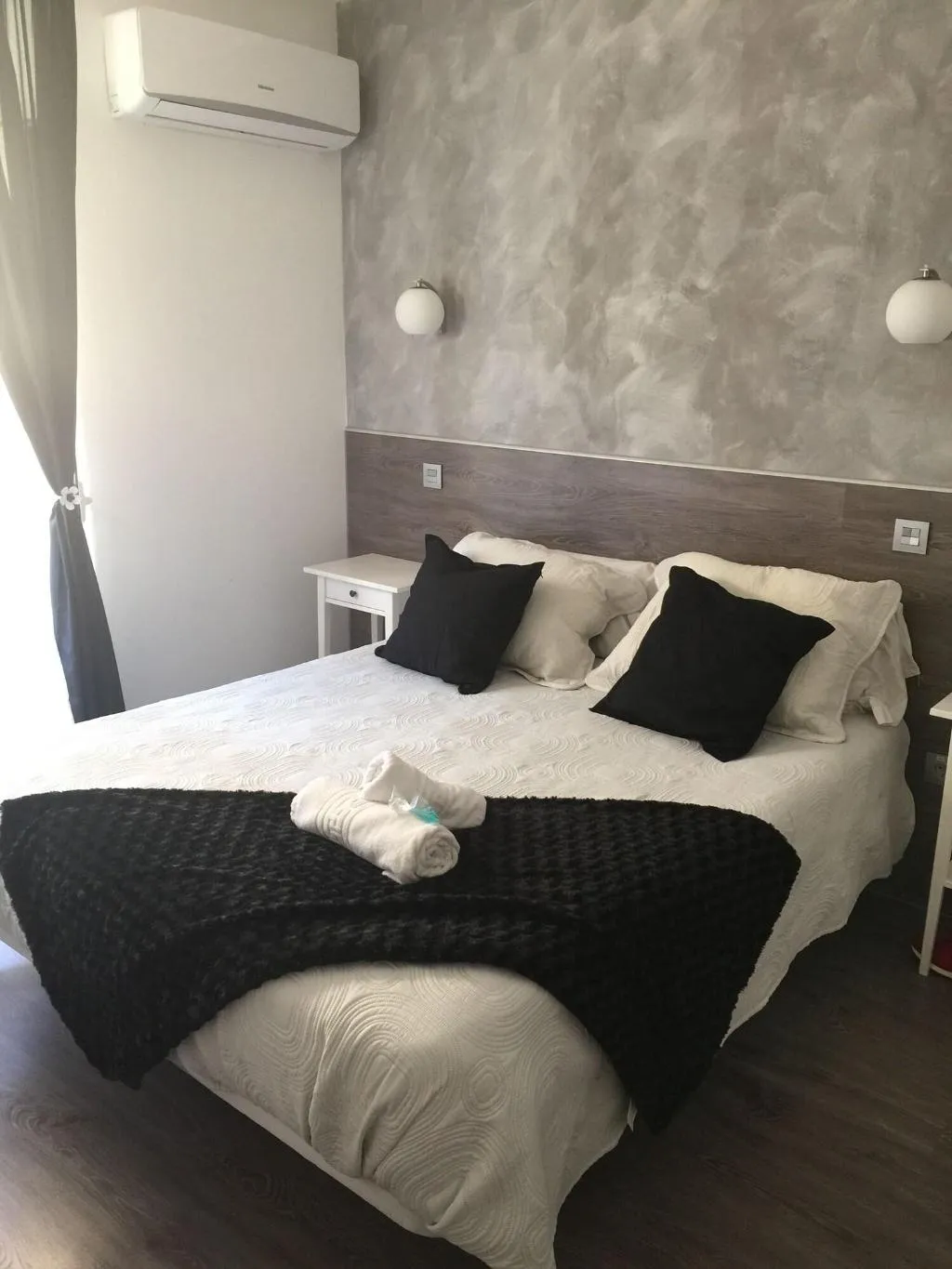 Room, Hostal Meyra, Madrid