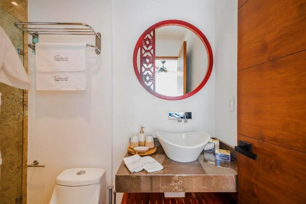 APARTMENT SUPERIOR WITH BALCONY Room, Emiliano 42 Condos Boutique, Playa Del Carmen
