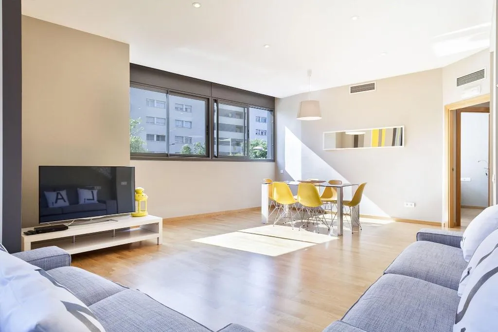 APARTMENT THREE BEDROOMS Room, Laumon, Barcelona