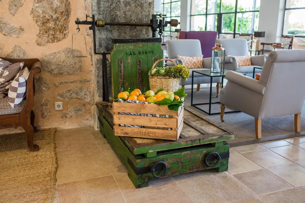 Lobby, Ca'l Bisbe, Majorca