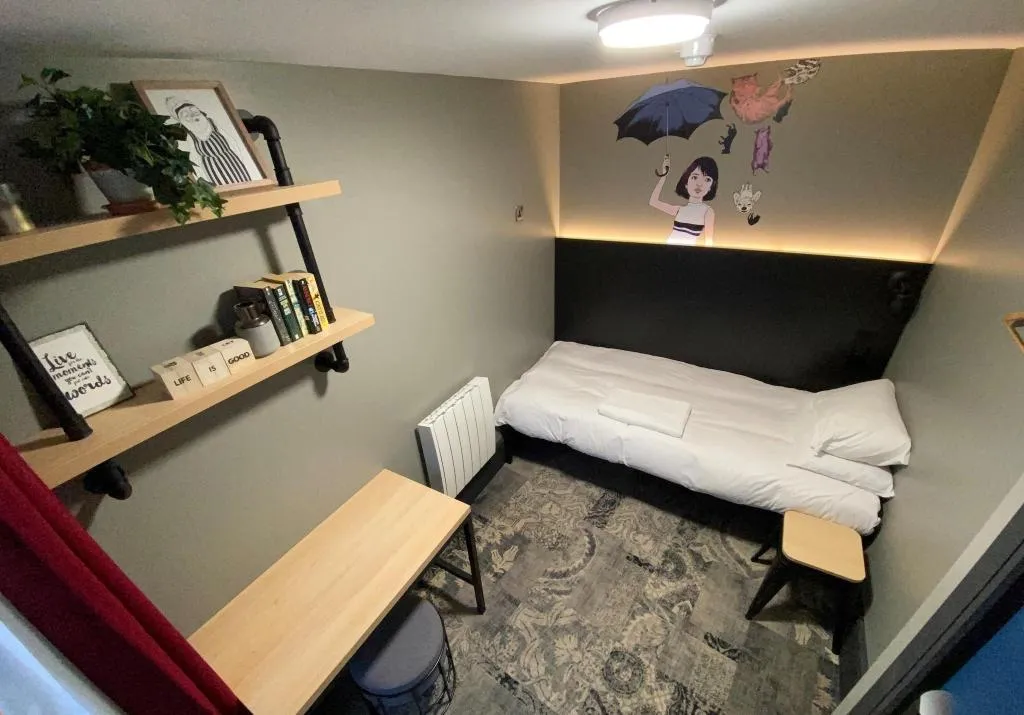 SINGLE STANDARD Room, Generator Dublin, Dublin
