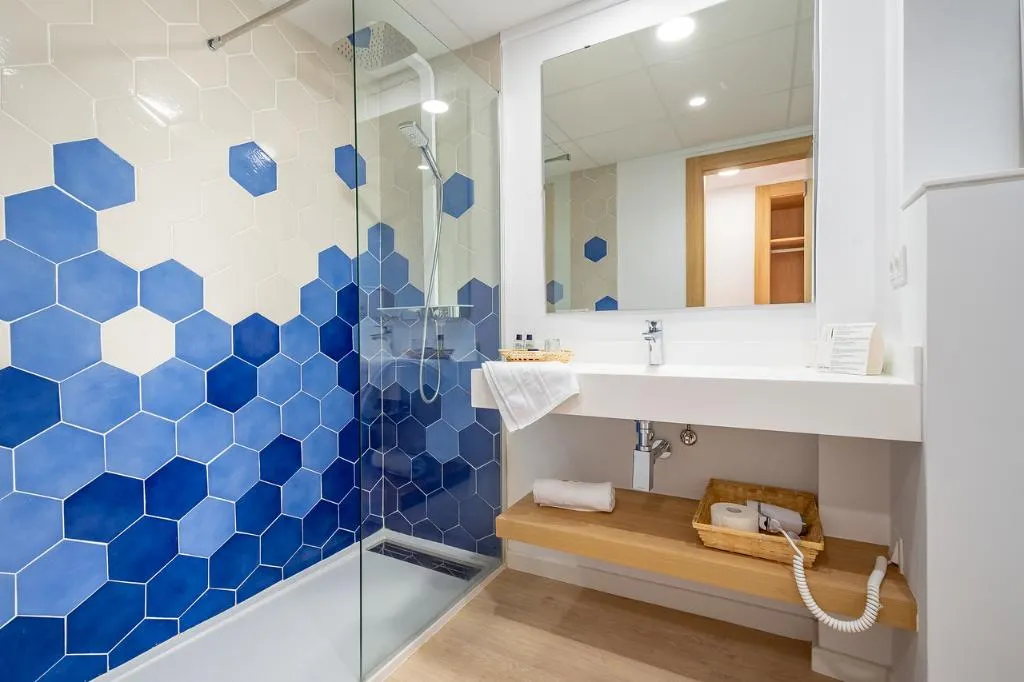 Double or Twin POOL VIEW Room, Cala Font, Costa Dorada