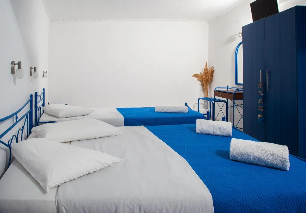 TRIPLE STANDARD Room, Roula Villa, Santorini