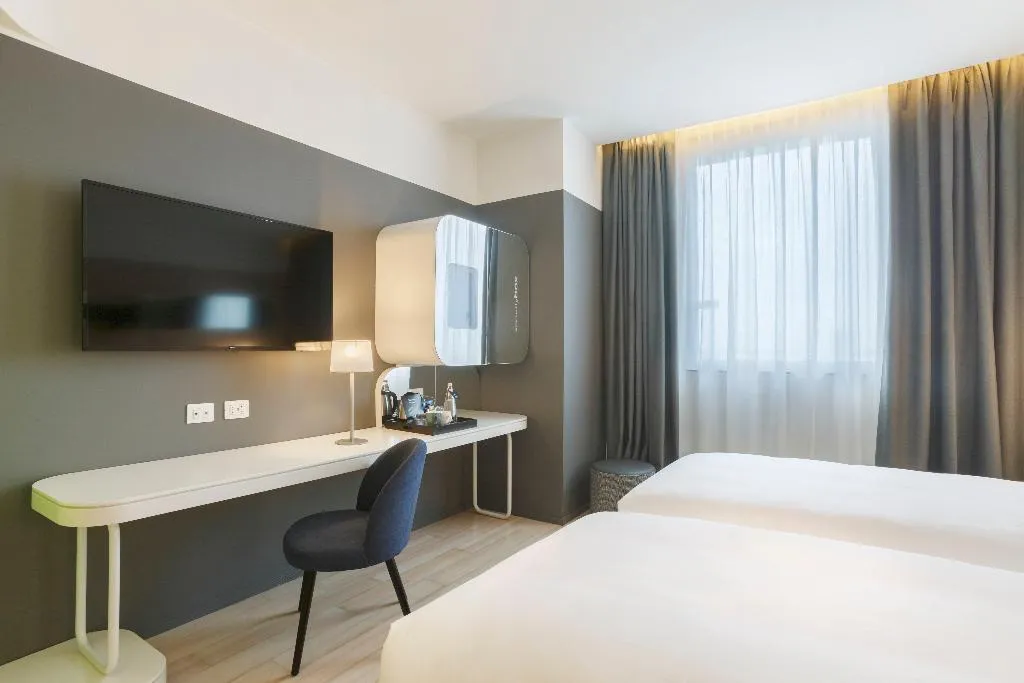 TWIN STANDARD Room, Voco Milan Fiere, Milan